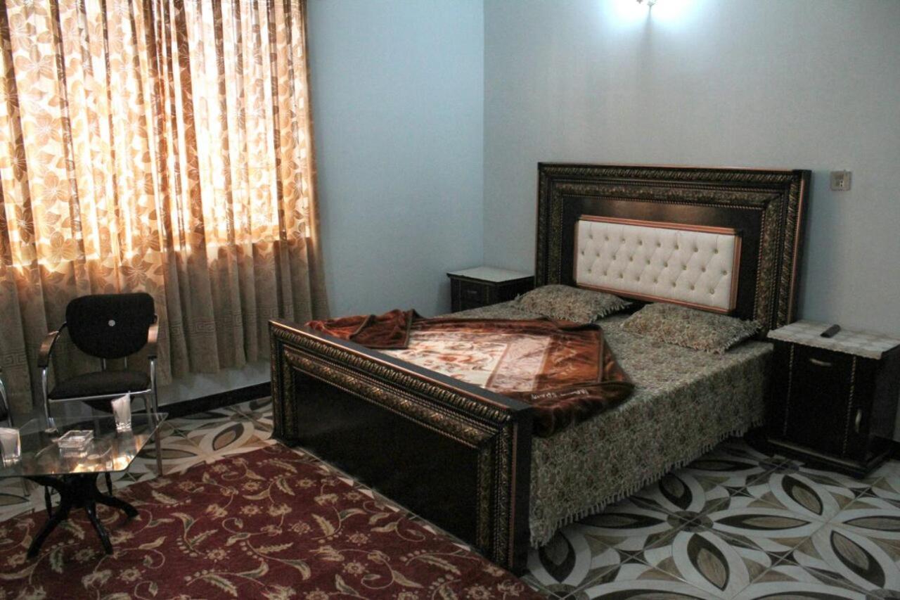 Tulip Guest House Abbottabad Exterior foto