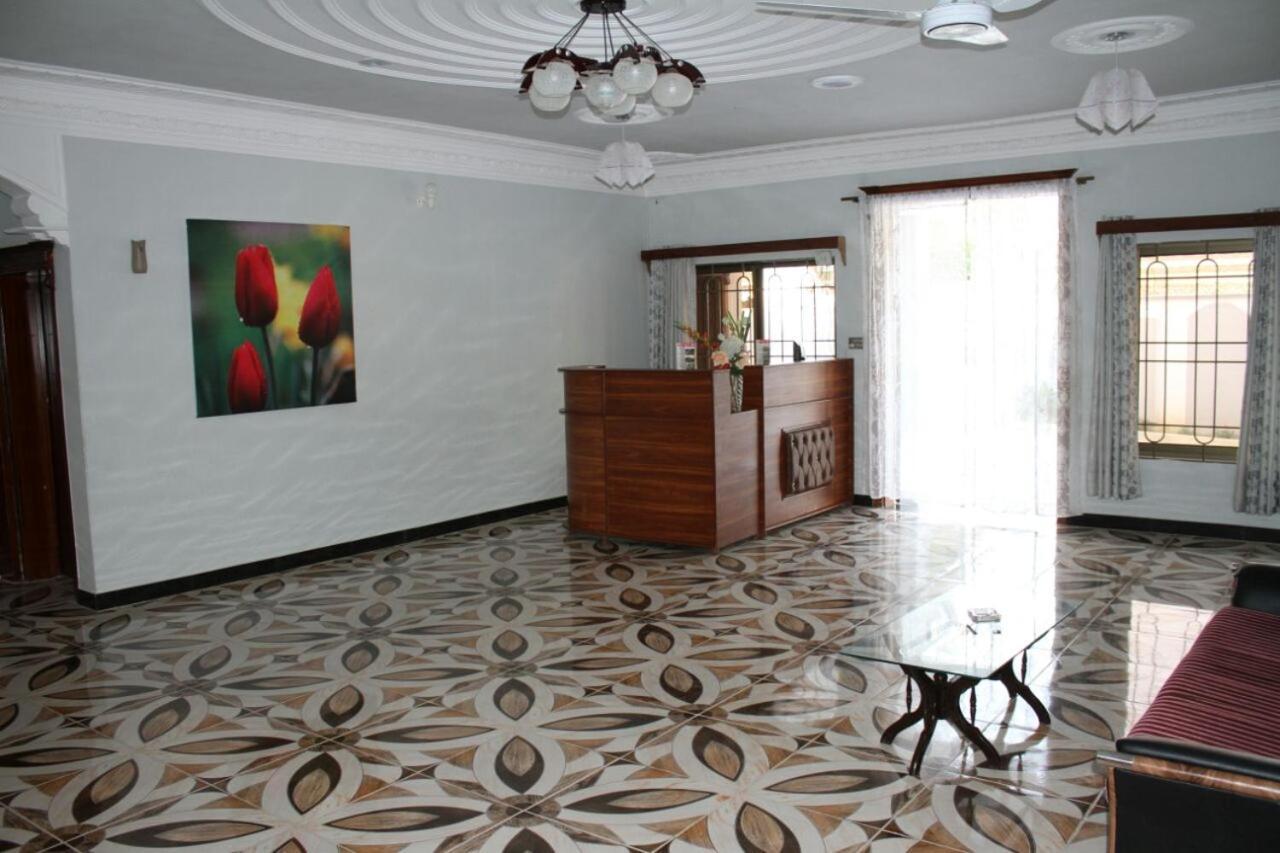 Tulip Guest House Abbottabad Exterior foto
